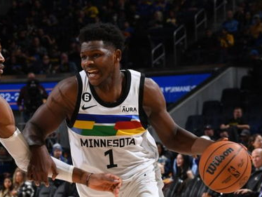 “森林狼激战勇士，巅峰对决一触即发！”