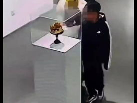 4斤黄金凤冠毁损未索赔，张凯毅事件引发关注