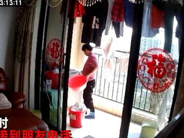 隔墙相望：儿媳婆婆同楼却似天涯