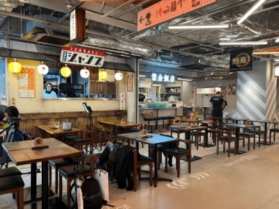 美甲艺术：从传统到现代的华丽蜕变