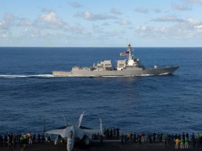 学者：鞍山舰率编队出动警示意味很强
