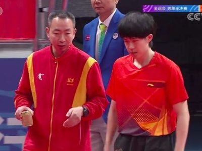 王楚钦开局猛抽，展现强势竞技风采